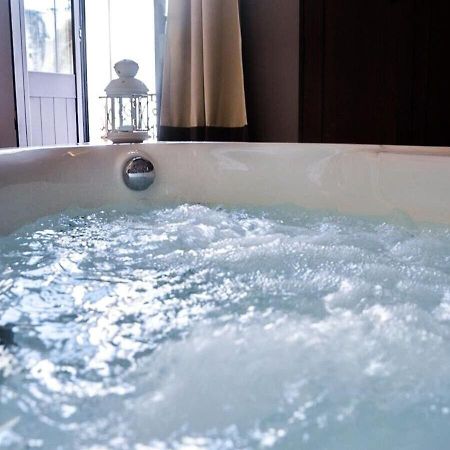 Wineexperience- Wine&Jacuzzi Suite Lecce Esterno foto