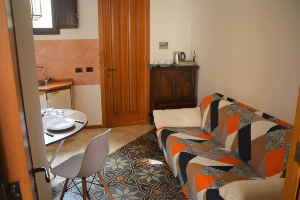 Wineexperience- Wine&Jacuzzi Suite Lecce Esterno foto