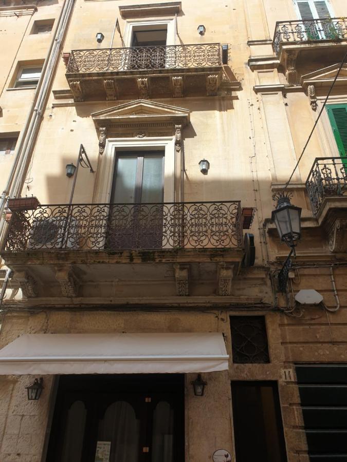 Wineexperience- Wine&Jacuzzi Suite Lecce Esterno foto