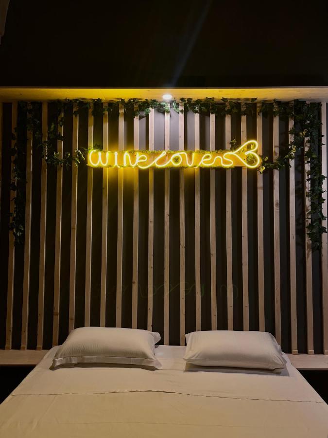 Wineexperience- Wine&Jacuzzi Suite Lecce Esterno foto