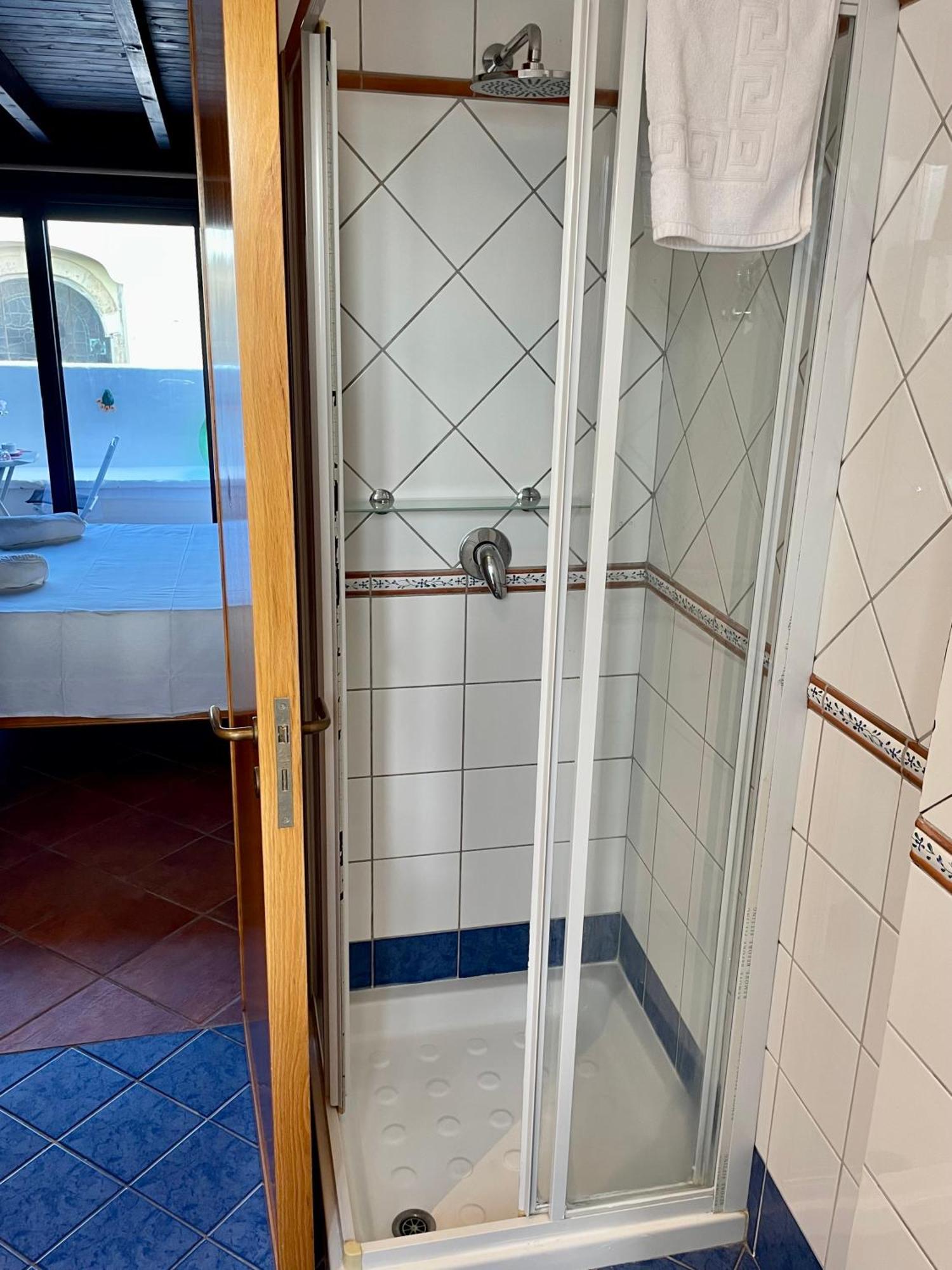Wineexperience- Wine&Jacuzzi Suite Lecce Esterno foto